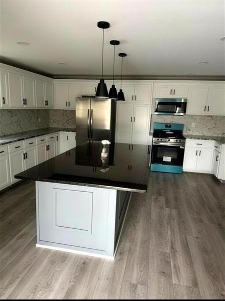 Kitchen with Island